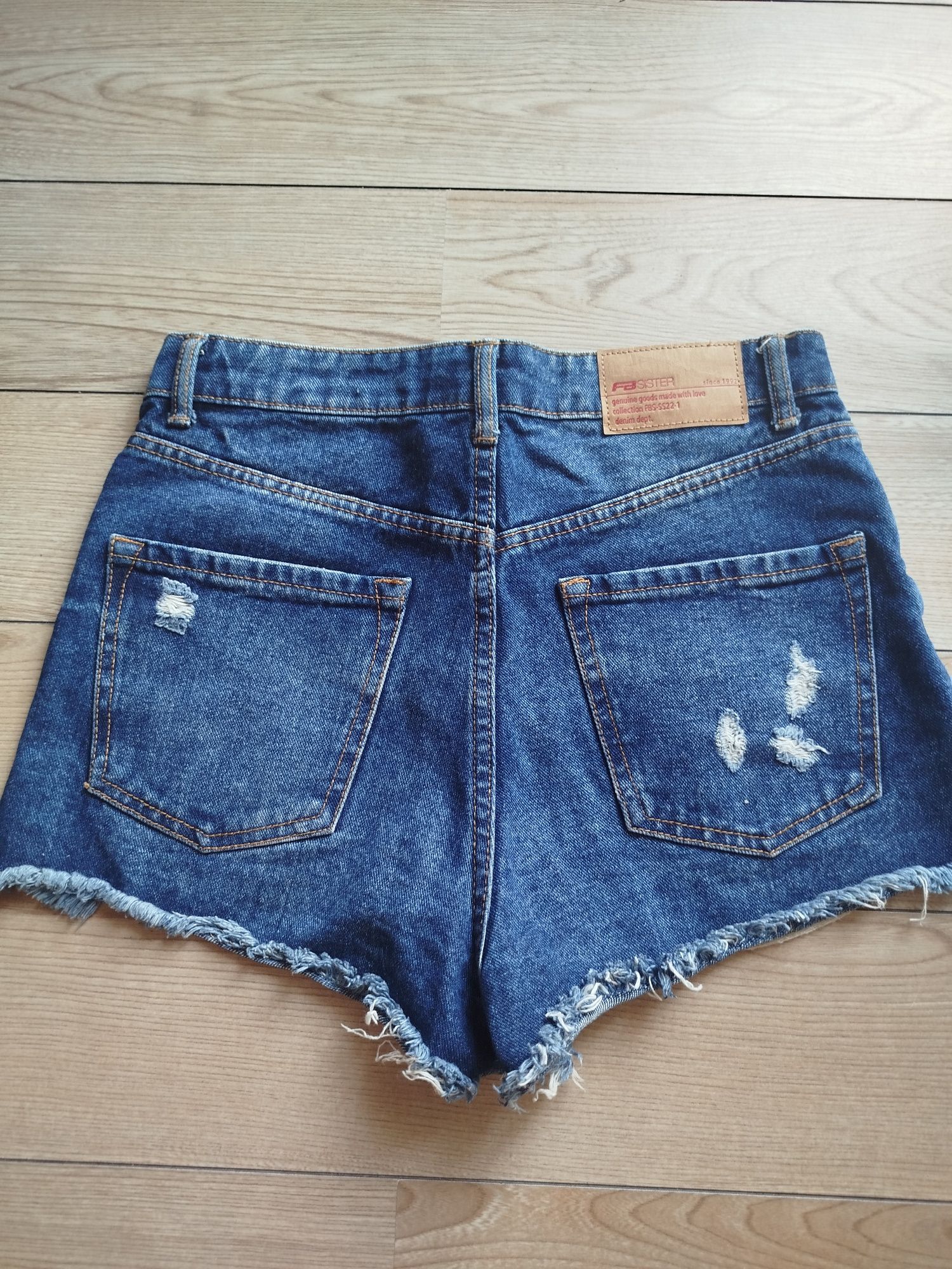 Spodenki jeansowe