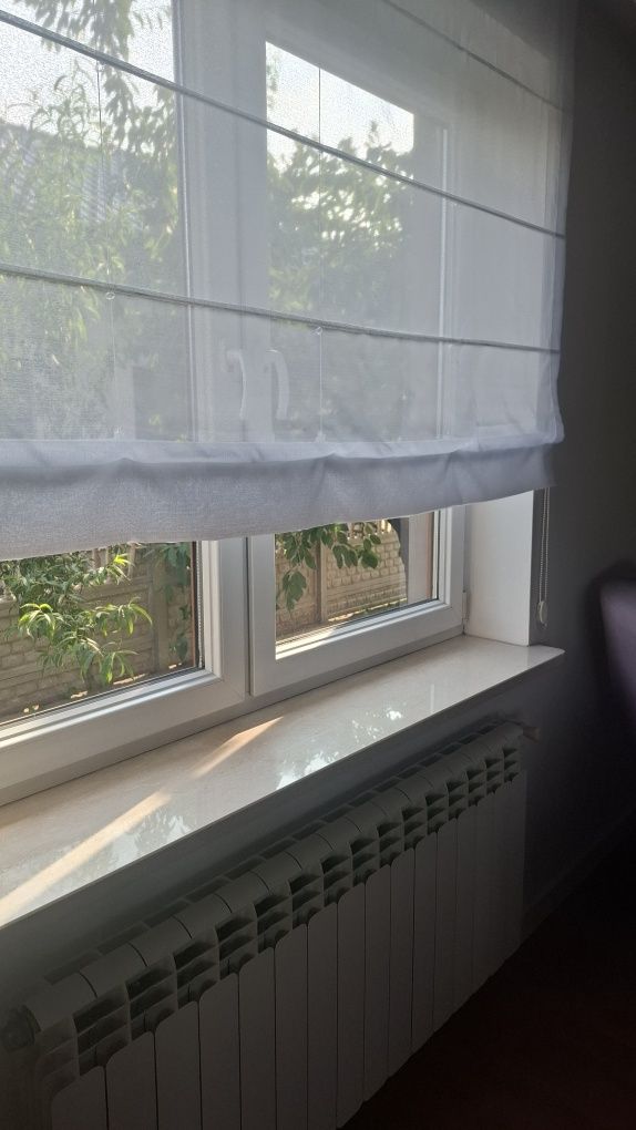 Firana, roleta rzymska, używana salon kuchnia