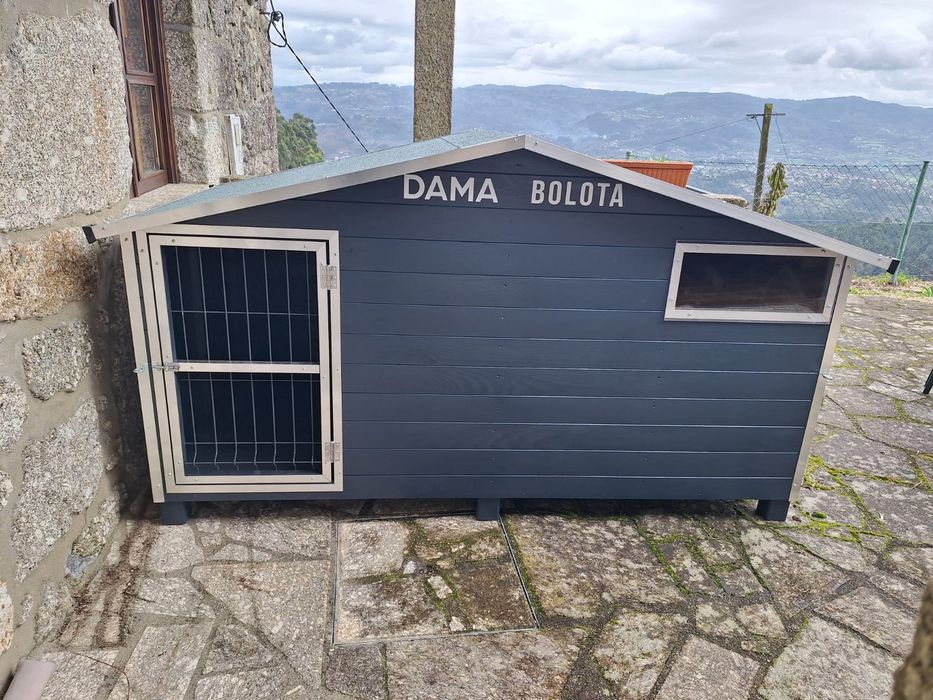 Casota em madeira para caes porte grande