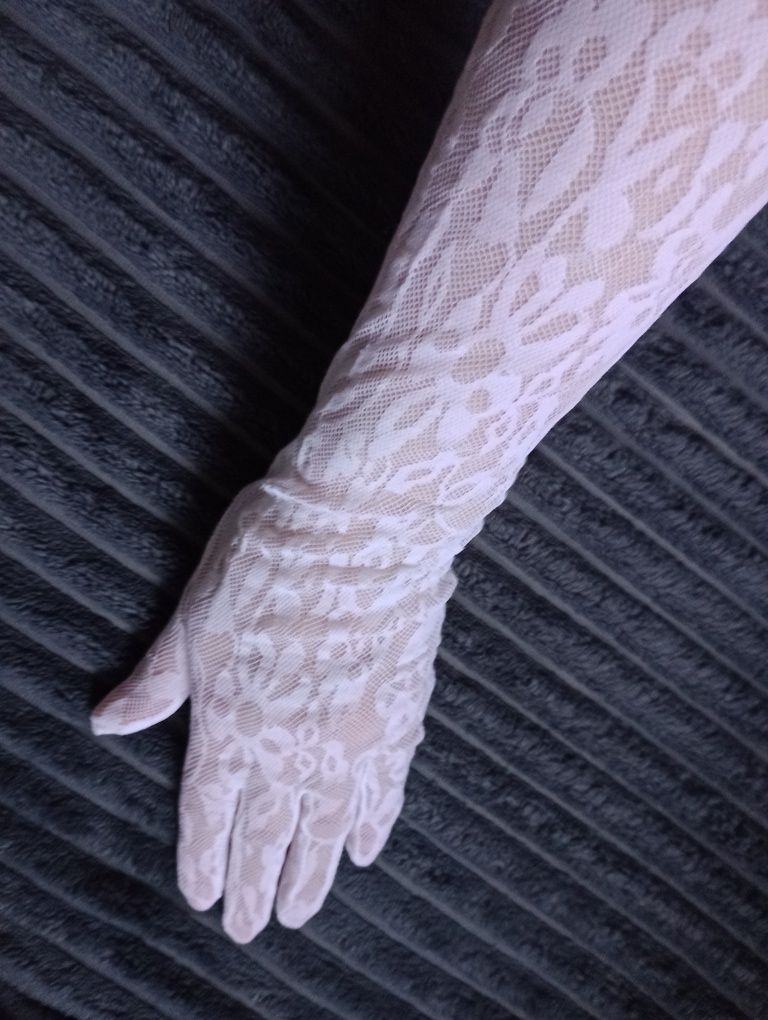 Długie rękawiczki białe koronkowe elastyczne