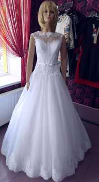 Продам свадебное платье (цена договорная)