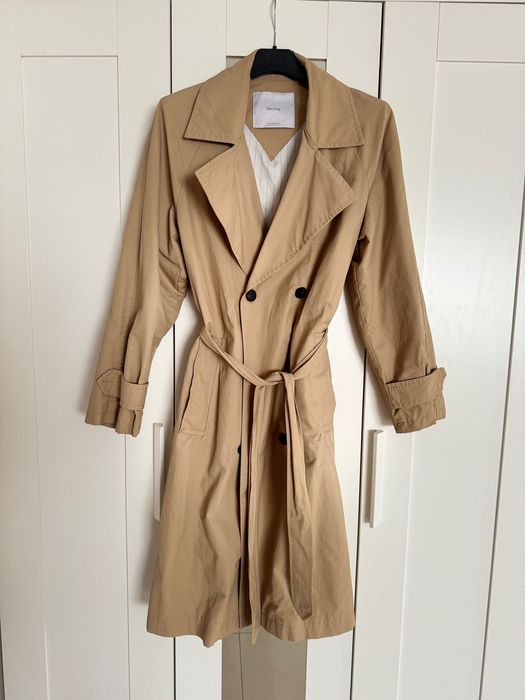 Płaszcz, trencz Bershka xs wiosenny