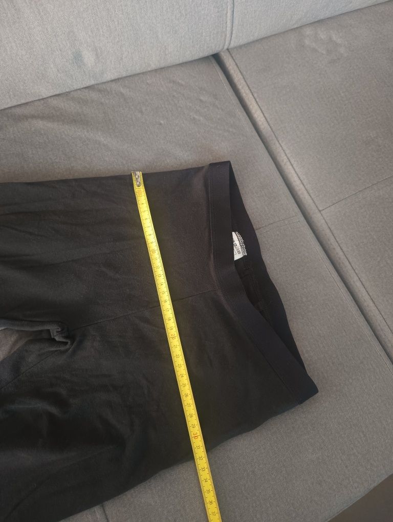 Czarny top na ramiączkach i legginsy 146-152