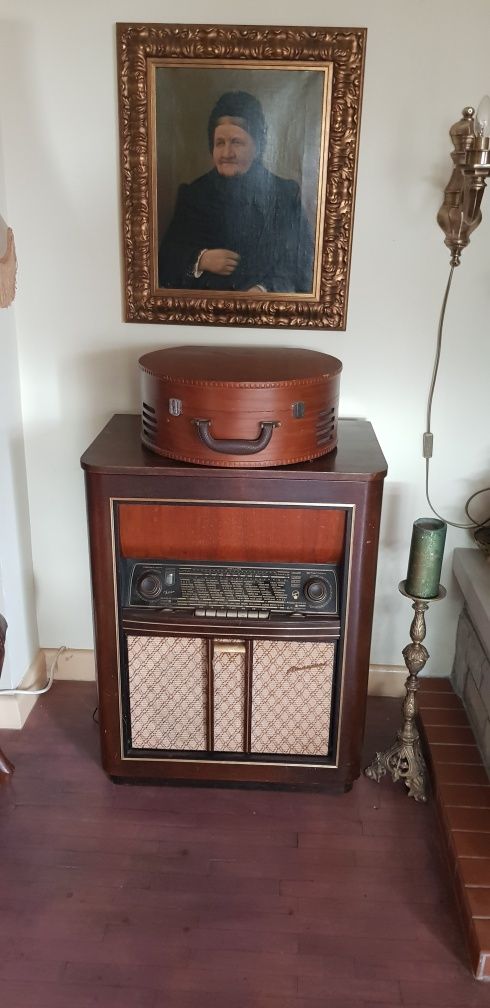 Oryginalne Radio z 1954 roku z Gramofonem  Blaupunkt  Sprawne !!!