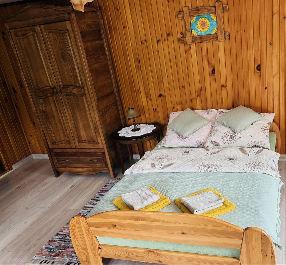 Domek w górach Baśka Bieszczady cały ogrodzony Cisna  .