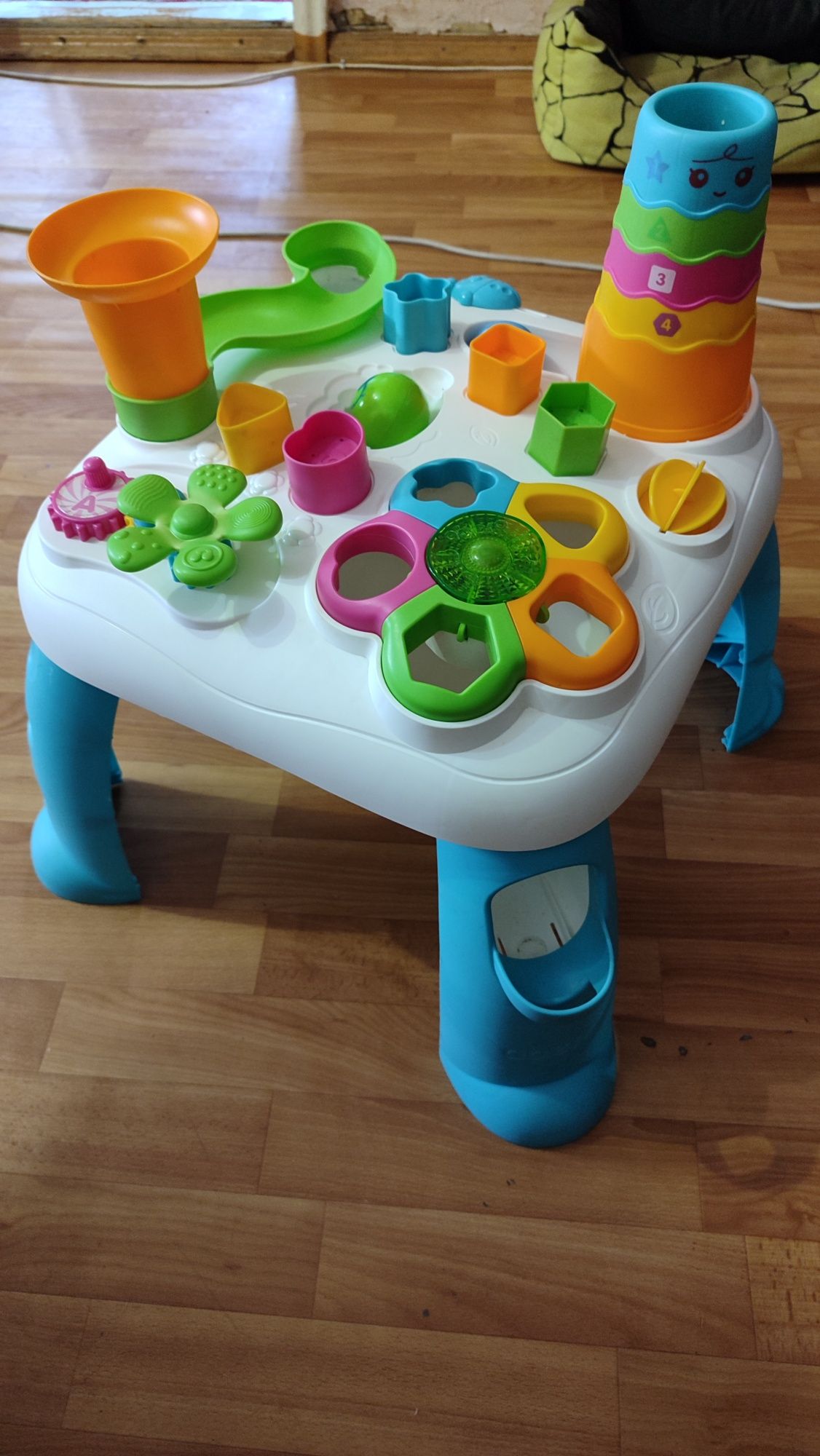 Игровой столик для малыша