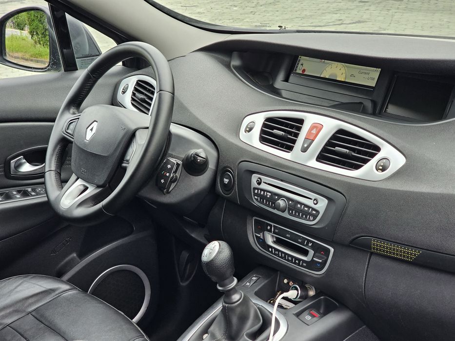Renault scenic.