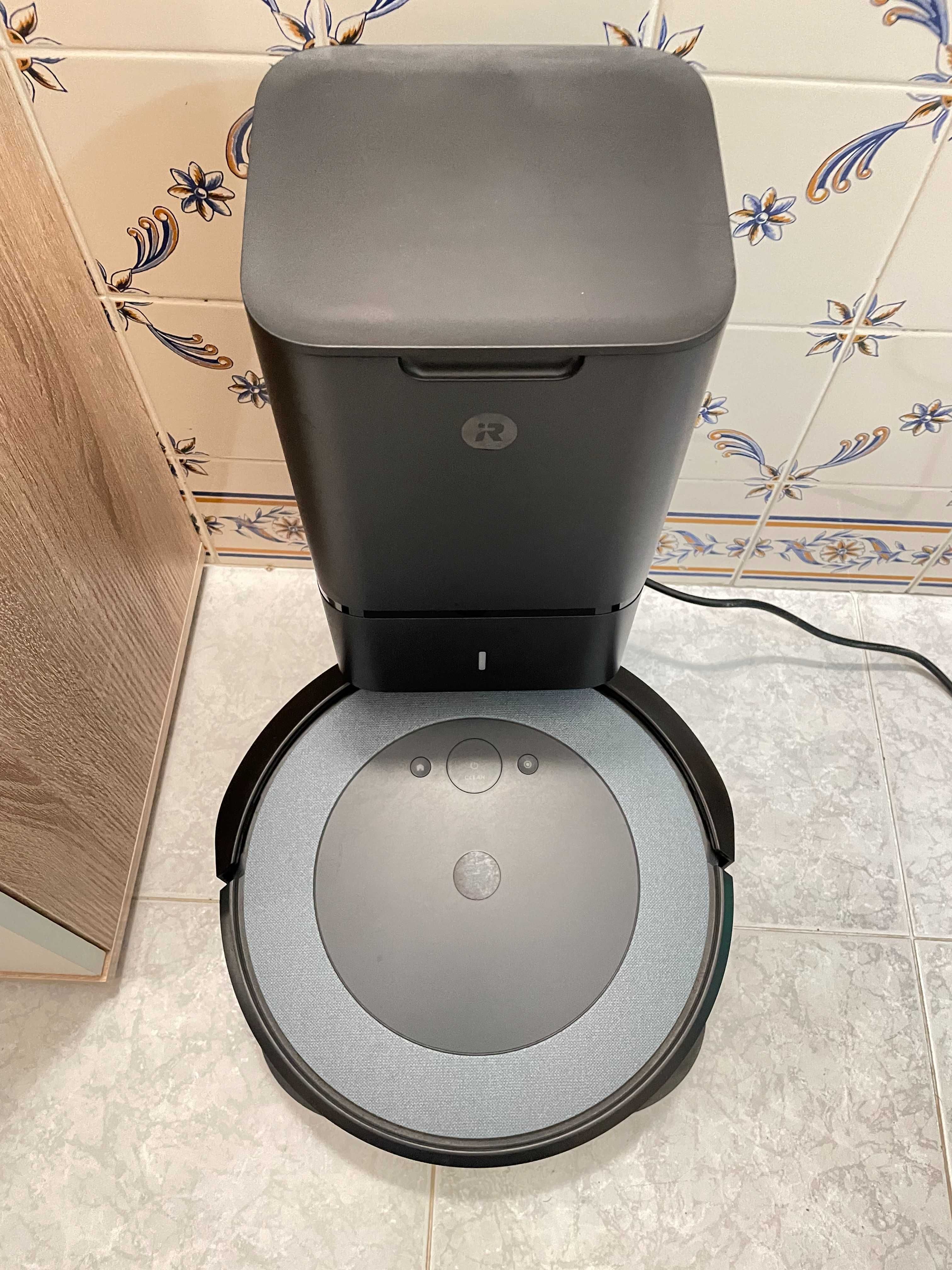 iRobot Roomba i5+ com esvaziamento automático e garantia