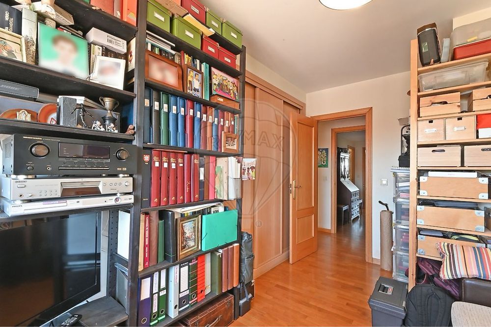 Apartamento T4 de três frentes