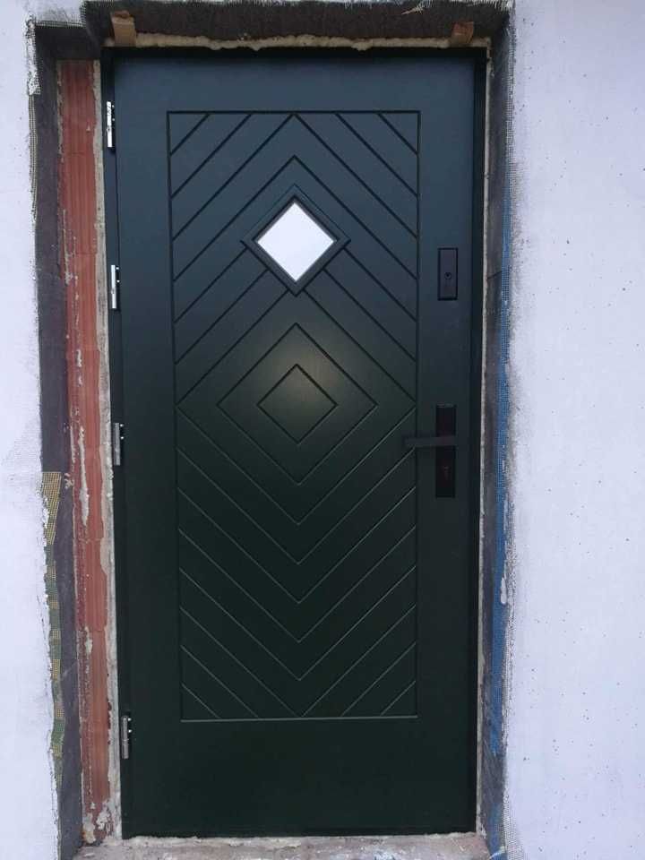 Drzwi zewnętrzne drewniane 8 cm z montażem