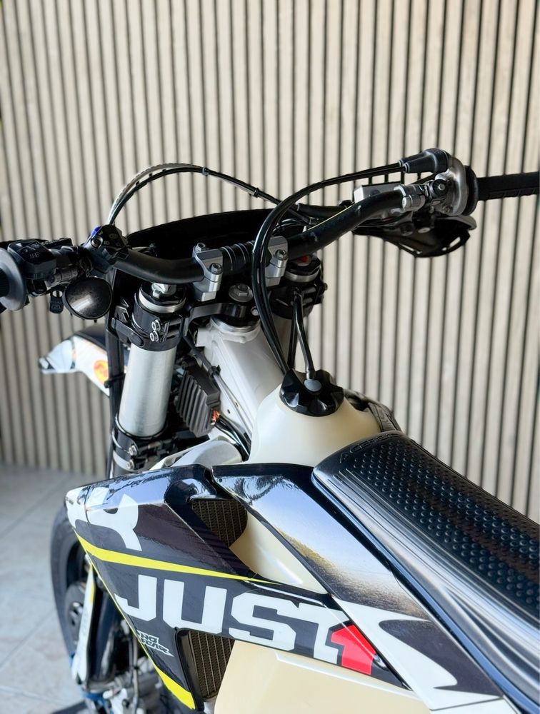 Husqvarna FE350 Supermotard (KTM Supermotard)