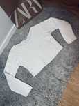 Bialy krotki sweterek M/L dziergany new look