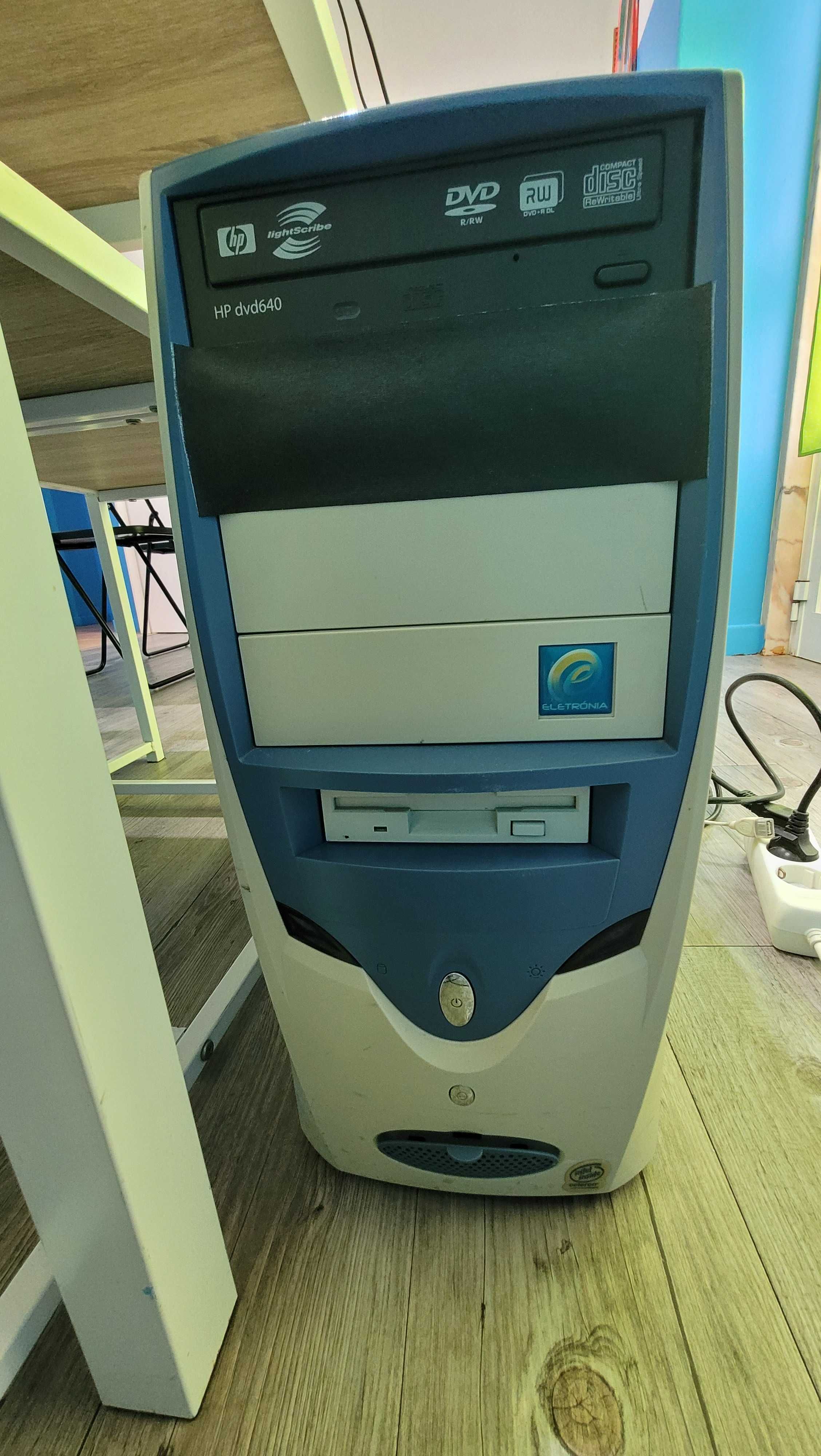 Torre de computador HP Quad core