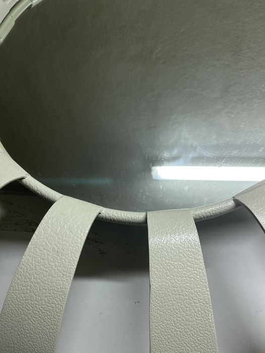 Espelho  com moldura  em redondo