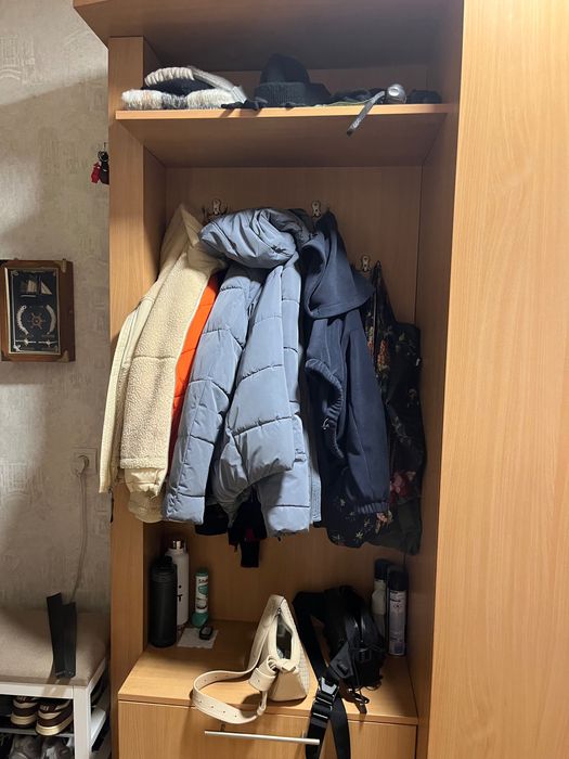 Продаю шафу в прихожу