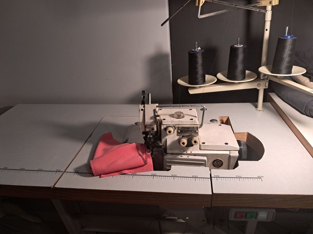 Overlock 3-nitkowy przemysłowy