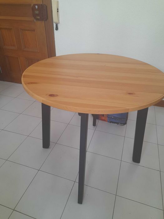 Móvel de escritório, Mesa redonda de reuniões, Cadeira de escritório