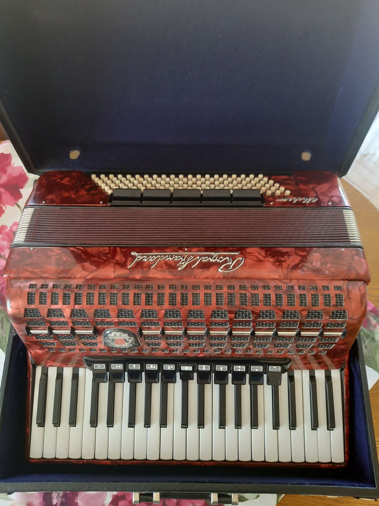 Akordeon Royal standard meteor 120