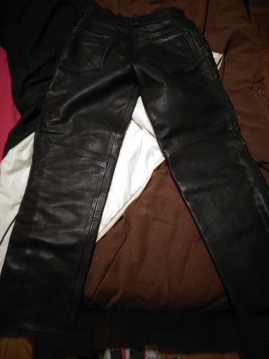 Calças de couro homem