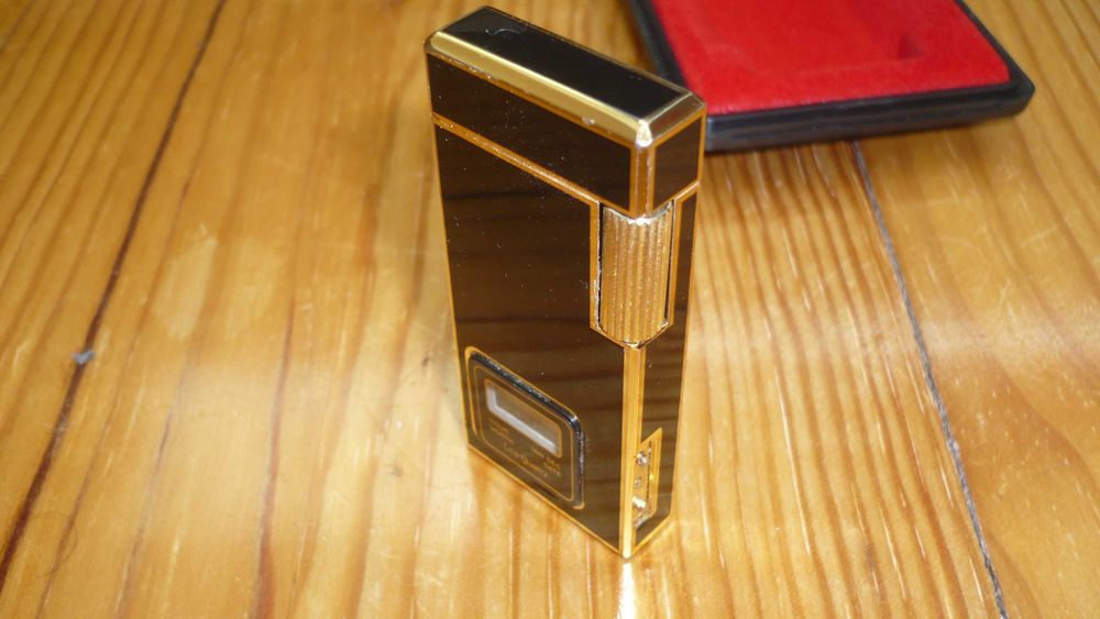 Isqueiro com Relógio Vintage - Astrosonic Lcd Lighter