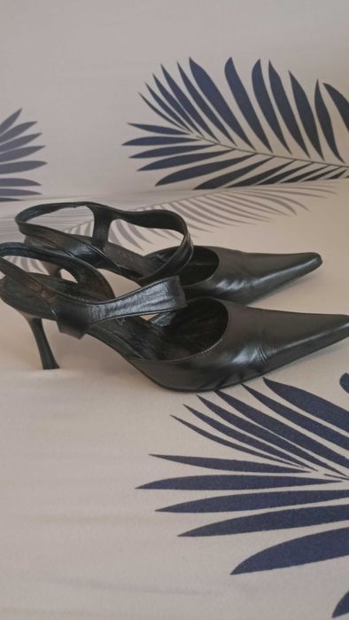 Buty skórzane na obcasie Lasocki  Roz.37