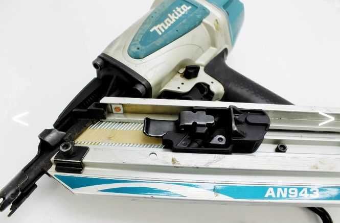 Gwóźdź pneumatyczna dekarska makita an943