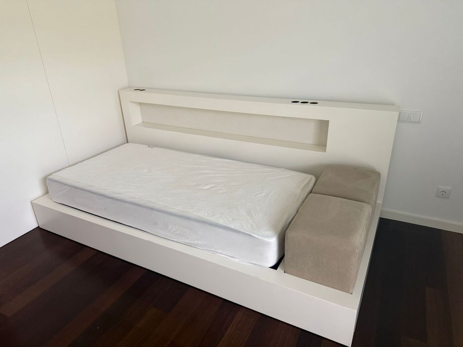 Cama solteiro com colchão