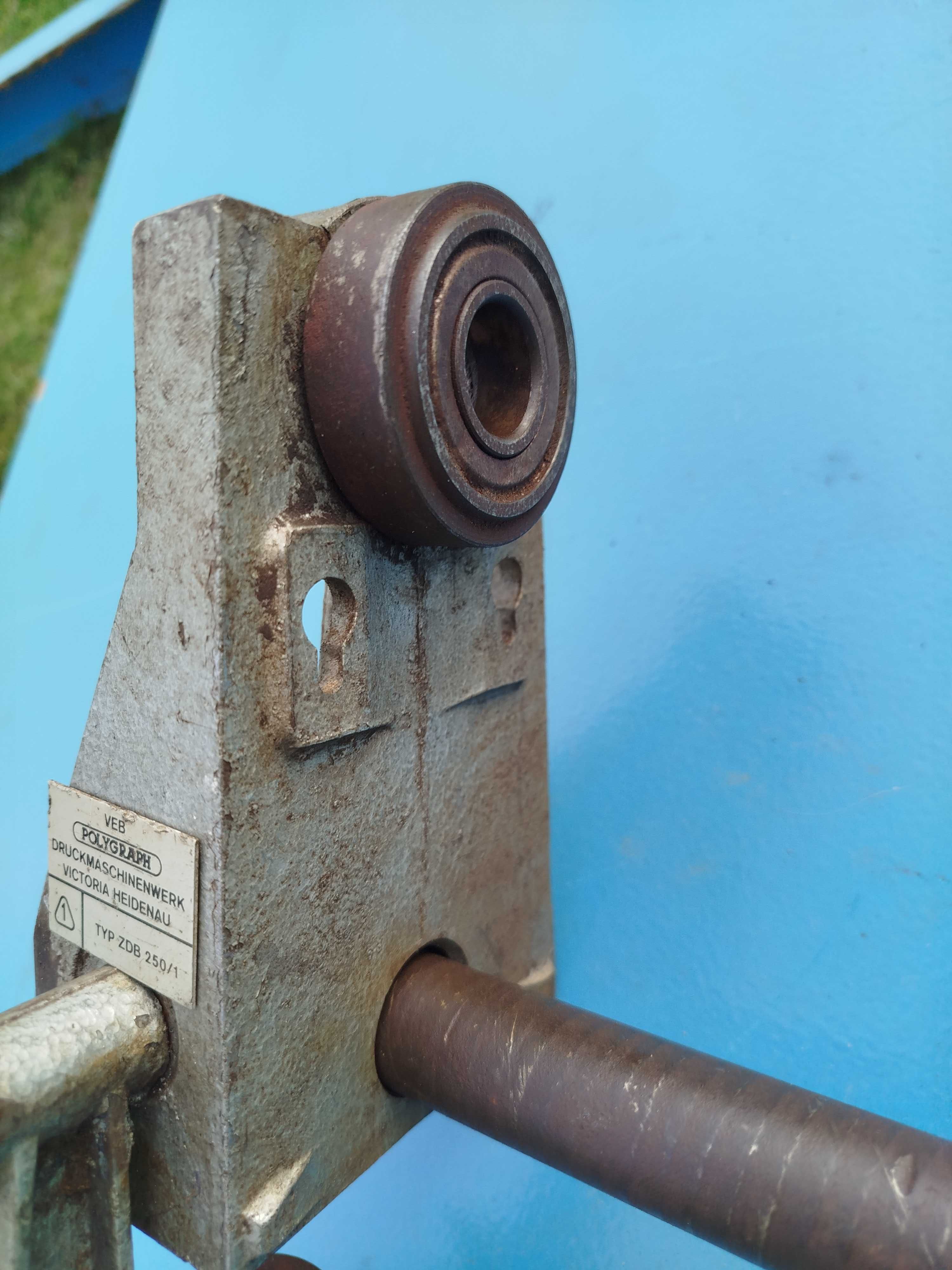 stara tokarka stolowa do drewna drzewa ZDB  250/1