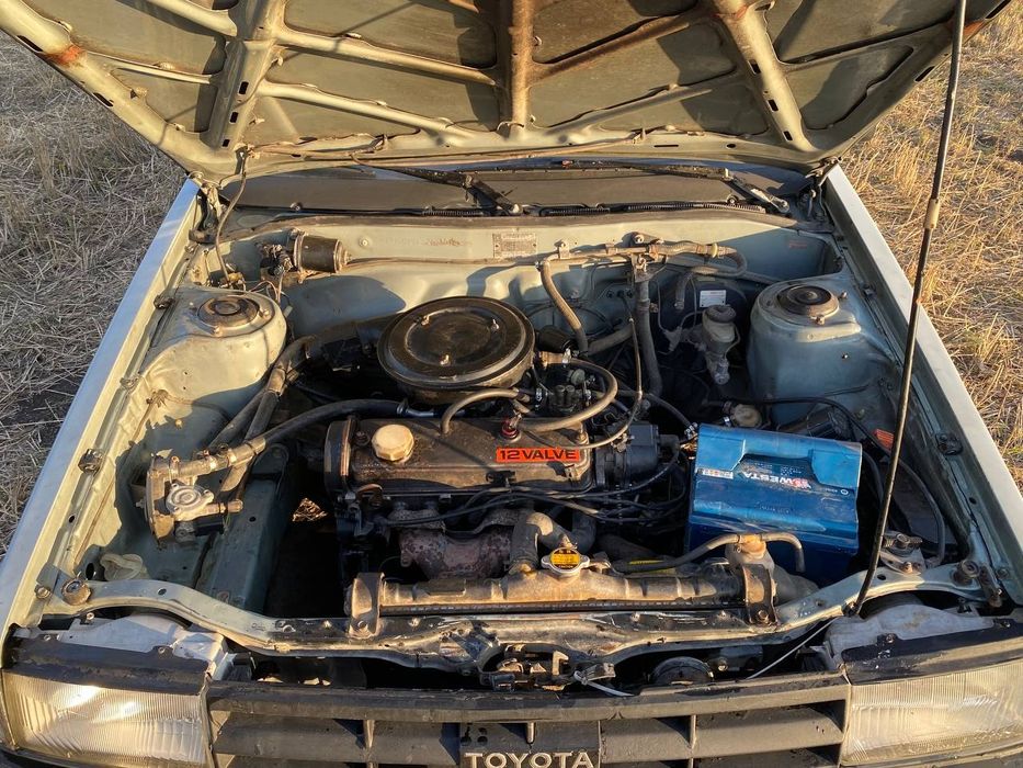 TOYOTA  Corrolla DX  1986 год