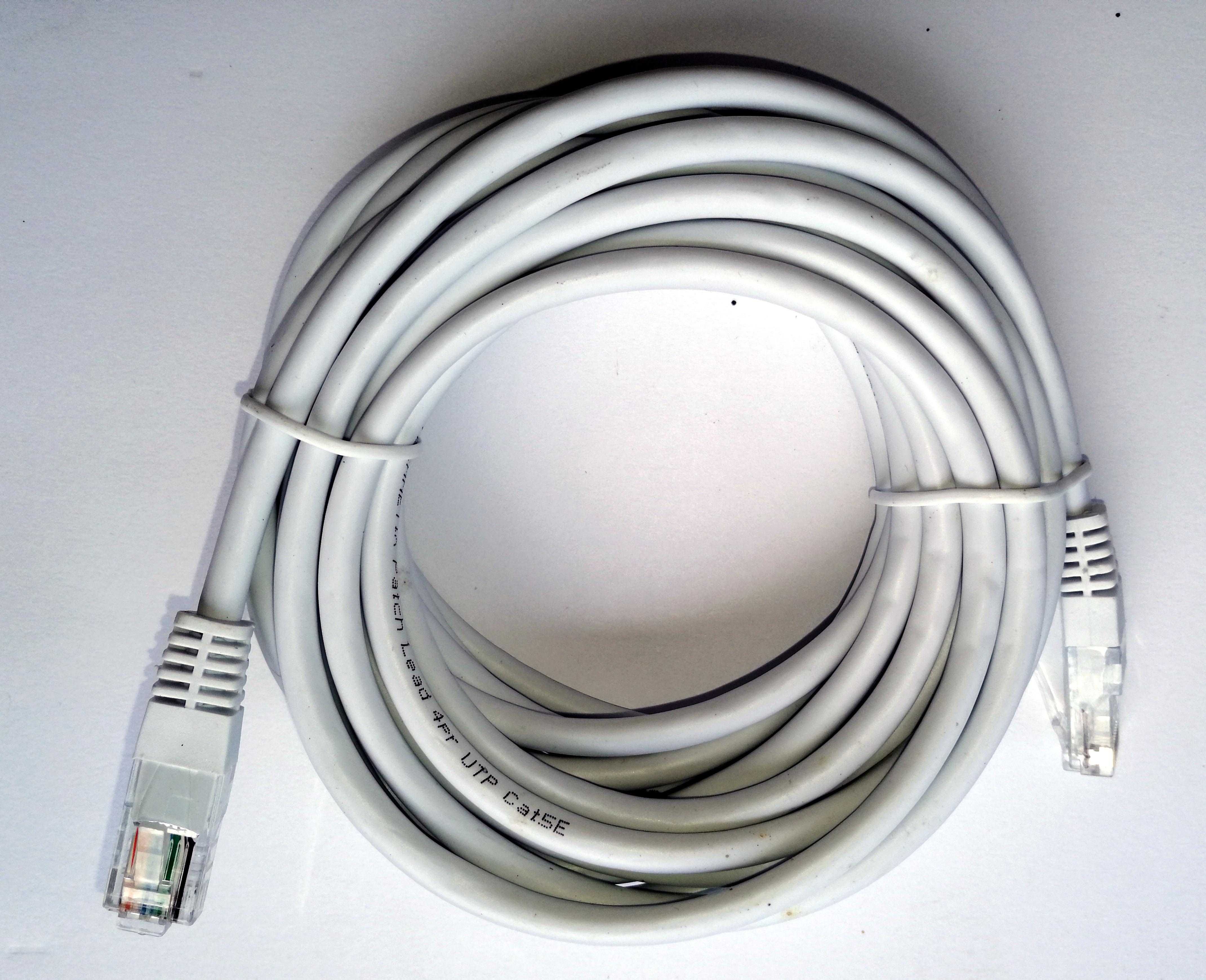 Kabel sieciowy 2 x 4 metry internetowe białe Typ: RJ-45 - PATCHKABEL