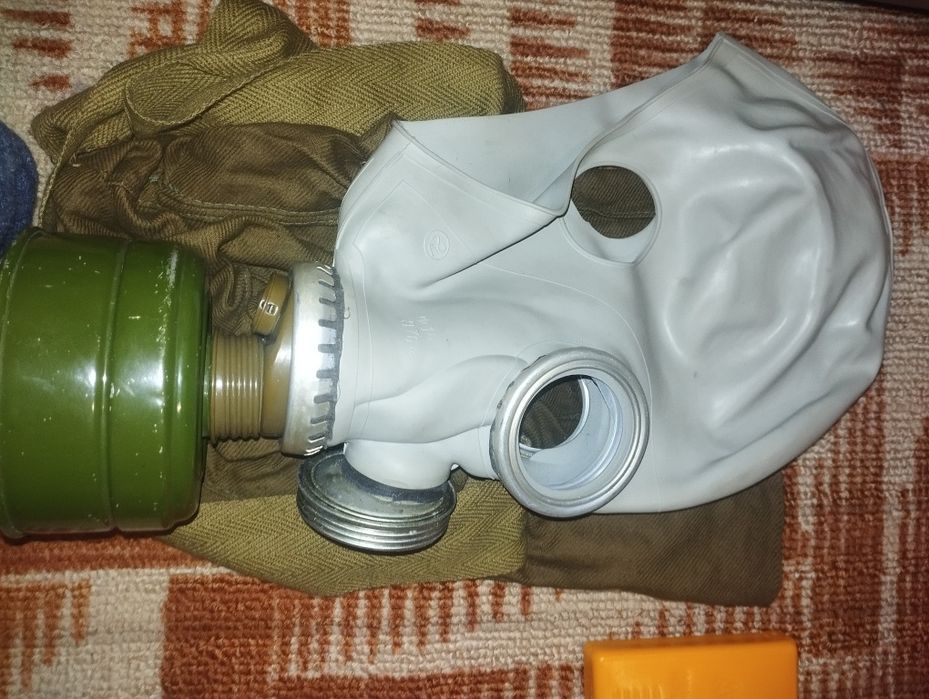 Продам Противогаз гп5м