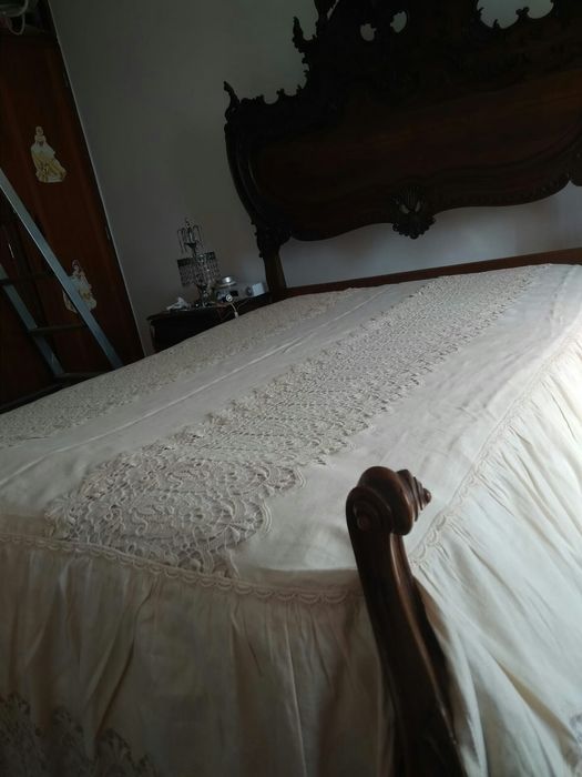 Colcha rendada em Linho