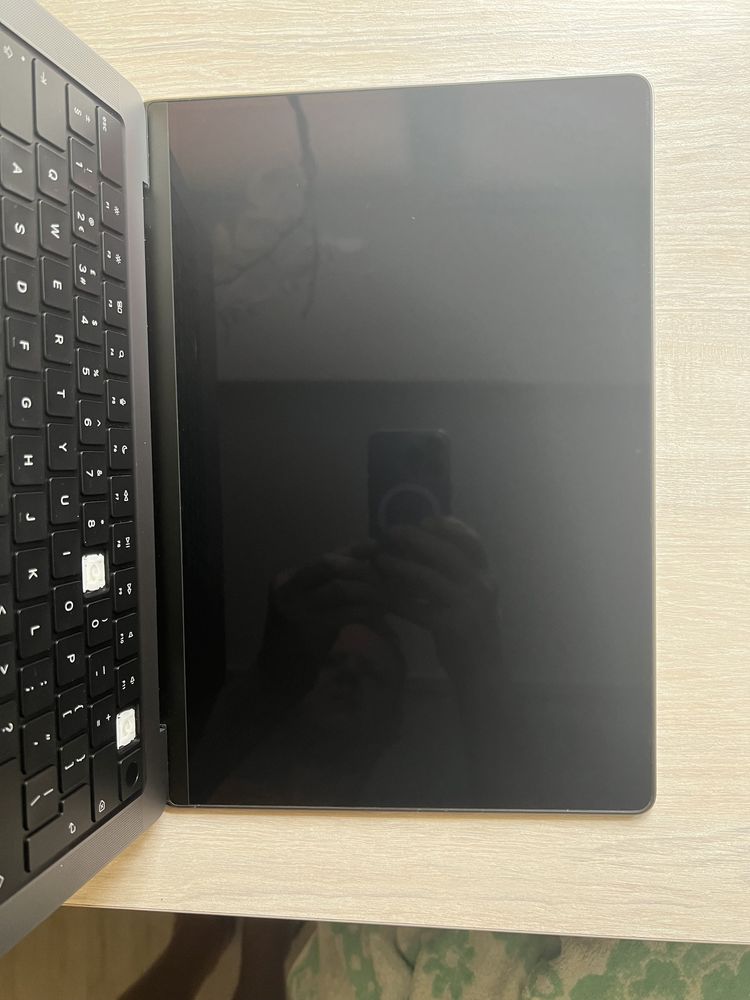 Macbook а2442 а2485 А3113 А1398 а1502 а1707 а1990 а2141  все запчасти