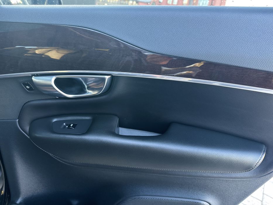 Продам Volvo XC90