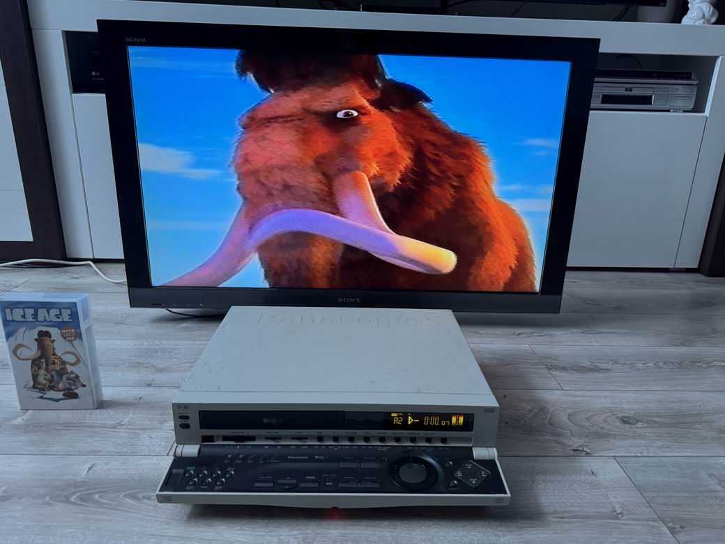 Magnetowid VHS Panasonic AG 4700 + oryginalny pilot
