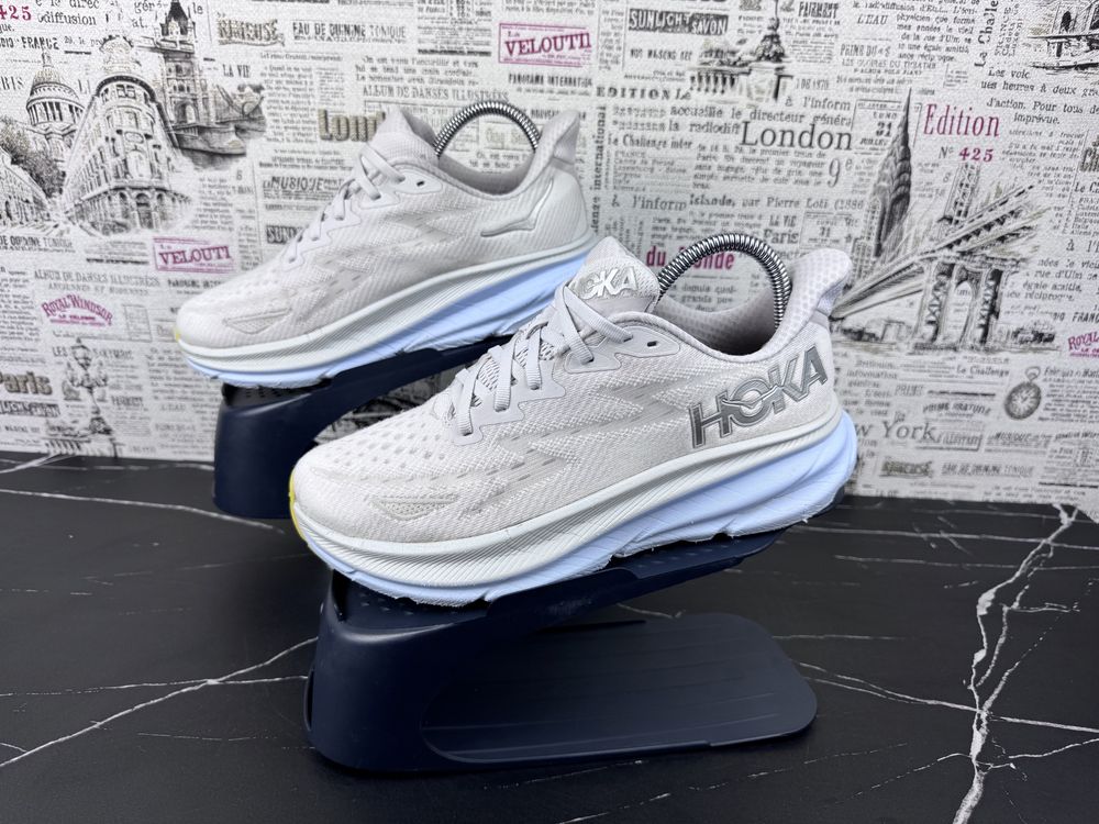 Кроссовки Hoka One One Clifton 9 Розмір 40.5 / Original Взуття
