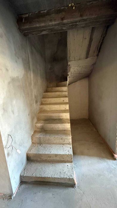 Таунхаус з ремонтом (під чистове оздоблення) в Ірпені.