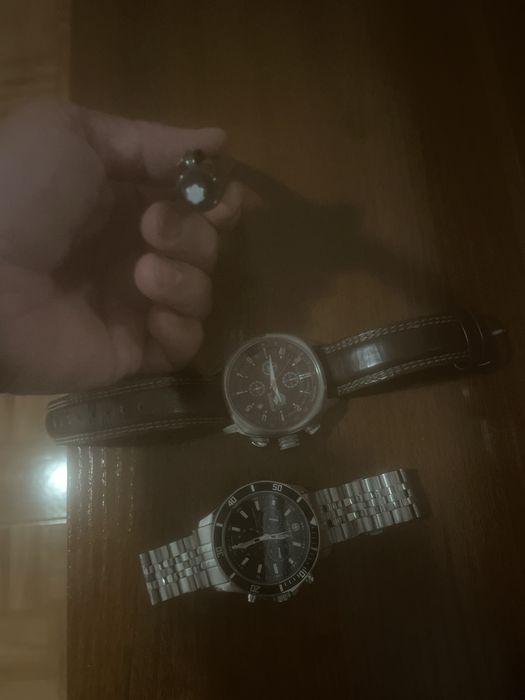 Dois relogios um tissot e Timberland, uma caneta prmanente mont blanc