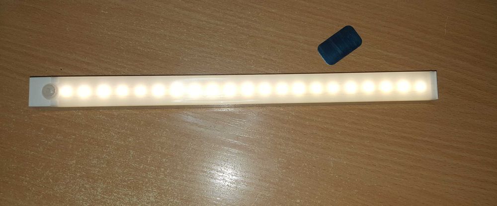 Лампа экономная с аккумулятором и включением на движение (от блэкаута)