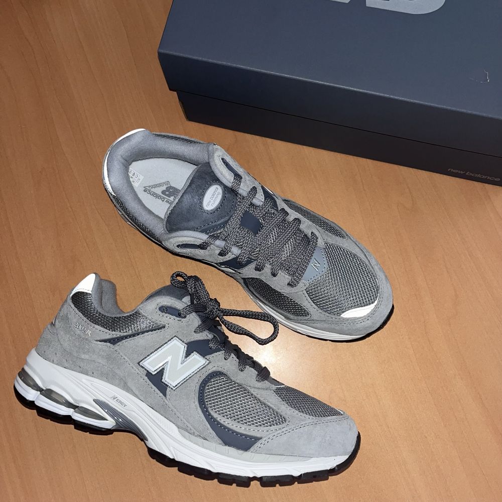 New Balance 2002R Cірі, 100% Оригінал, Нові з коробкою 42 розмір