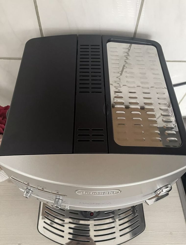 Кофемашина автомат Delonghi