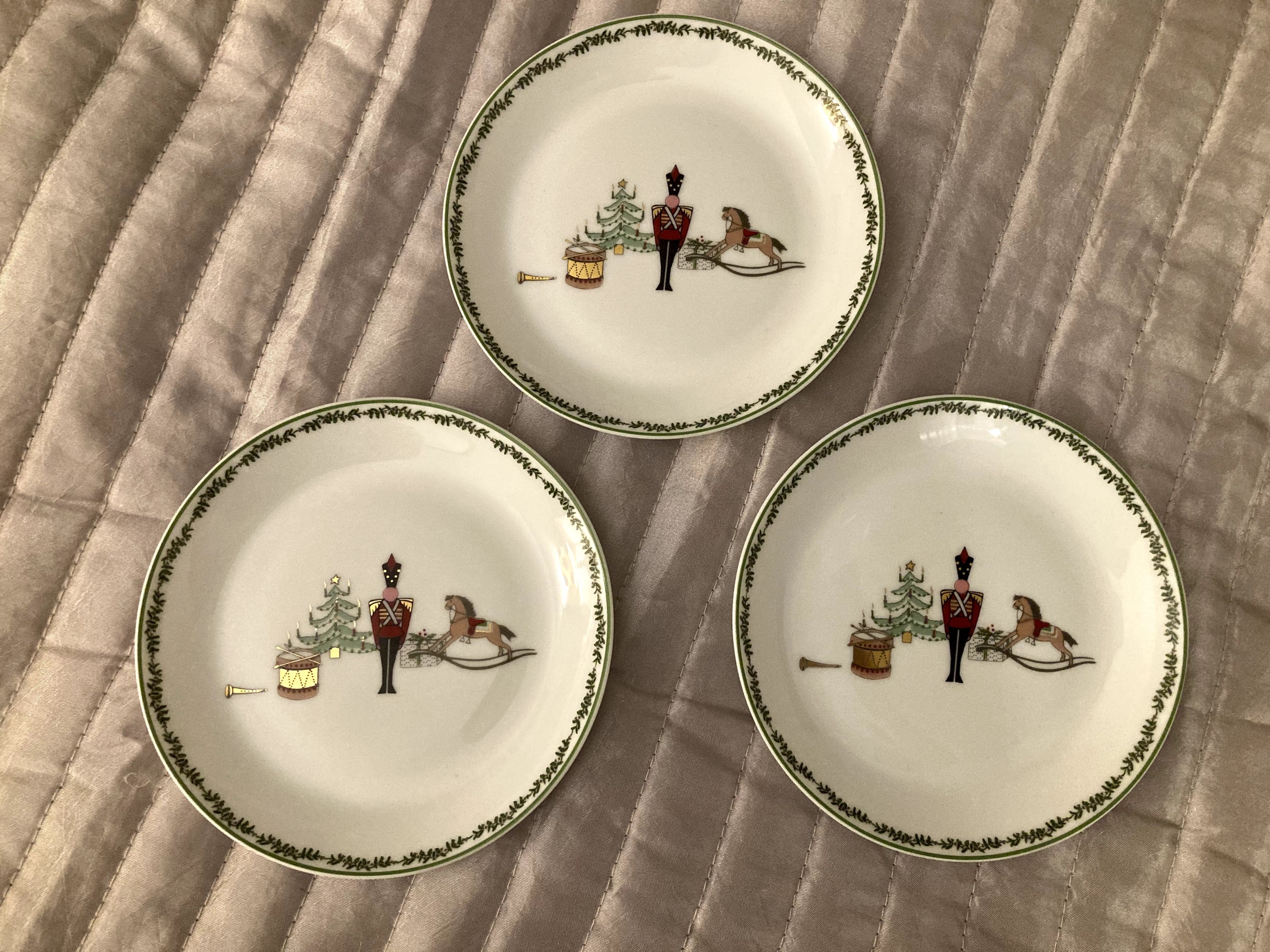 Блюдечка Bernardaud Limoges. Grenadiers