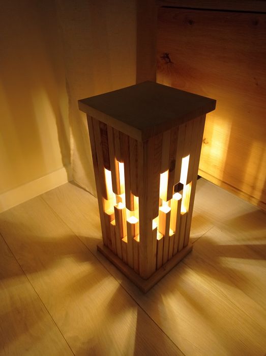 Lampka nocna, drewniana Loft