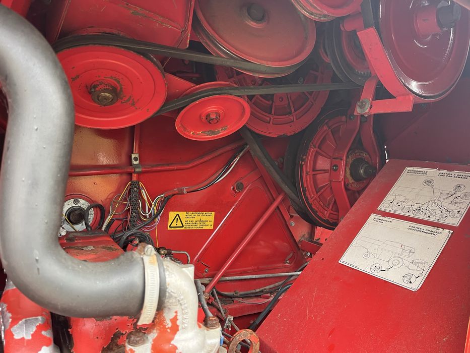 Комбайн Massey Ferguson 330 Массей Фергюсон 330 MF 330