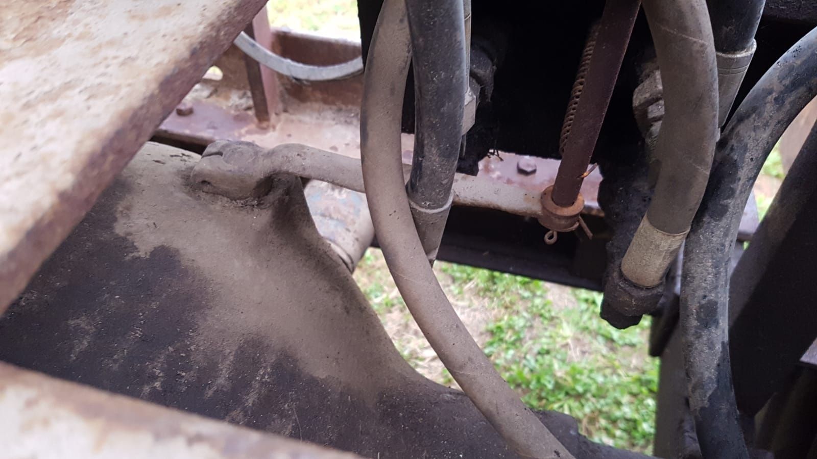 Traktor sam samoróbka es z silnikiem c330