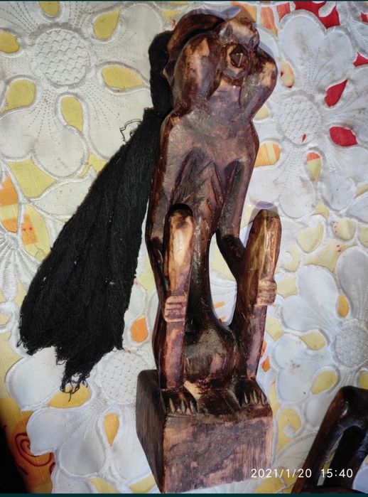 Pięć figurek afrykańskich
Lekkie drewno