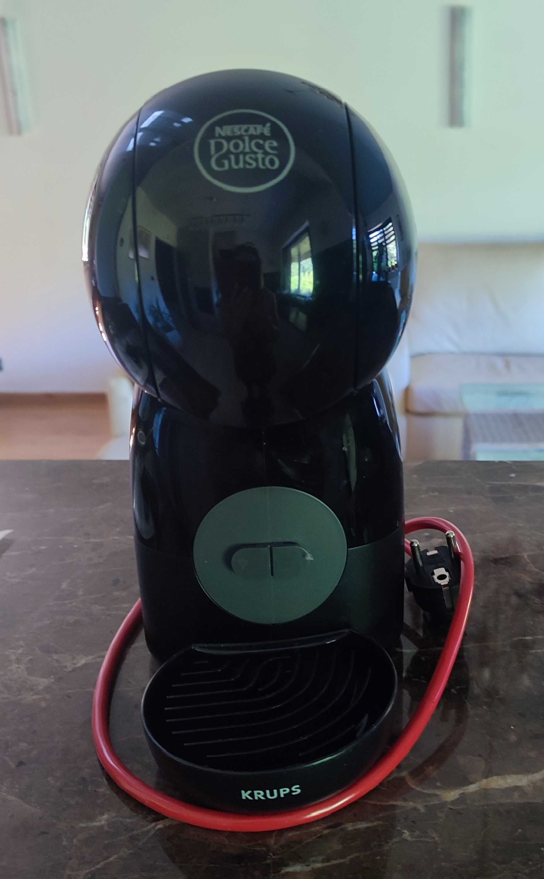 Sprzedam ekspres ciśnieniowy do kawy Nescafe Dolce Gusto