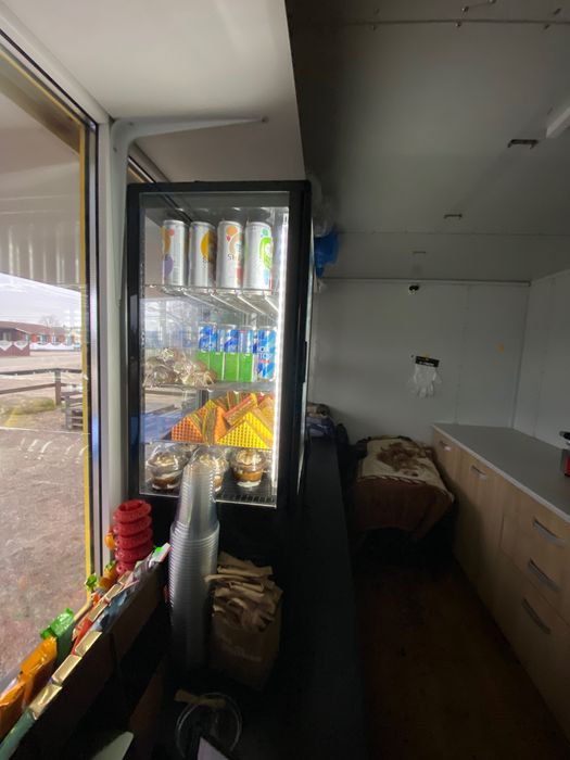 Торговий повільйон,приціп на колесах, фастфуд, кавʼярня