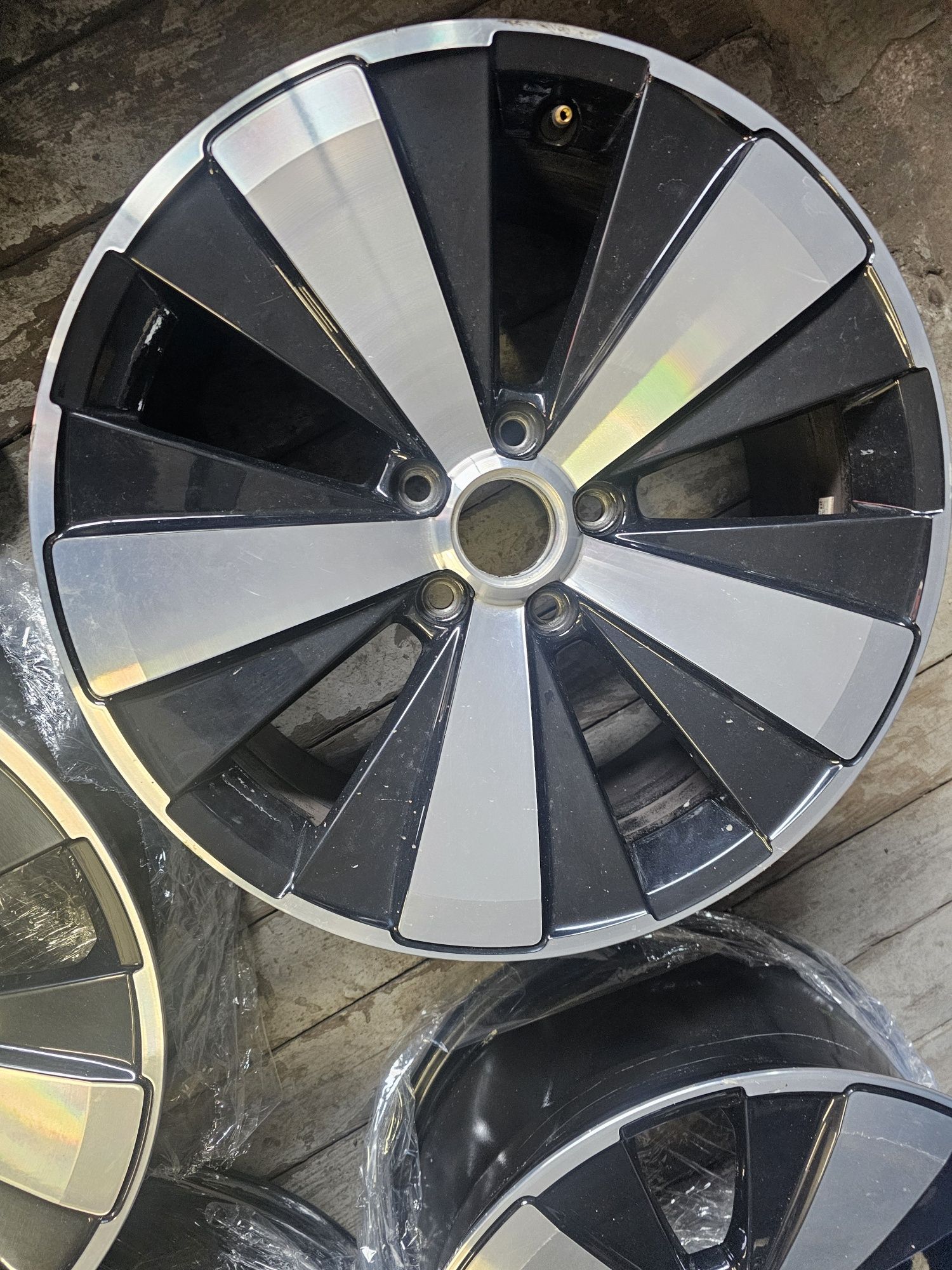 Felgi aluminiowe 18 5x112 et48 VW beetel