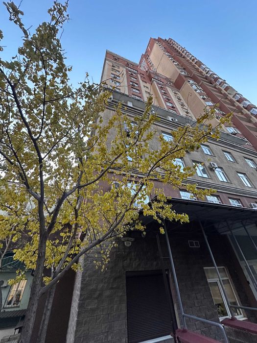 Жилянська 118 Елегант 4 поверх хороший стан pet-friendly